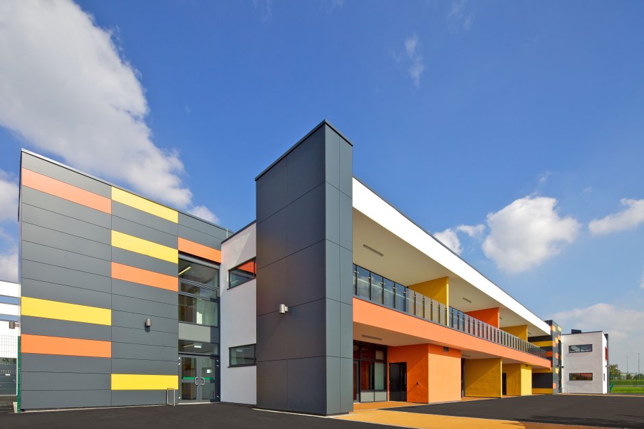 Фасады современных школ