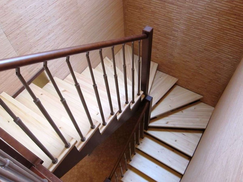 Лестницы г образные с забежными ступенями