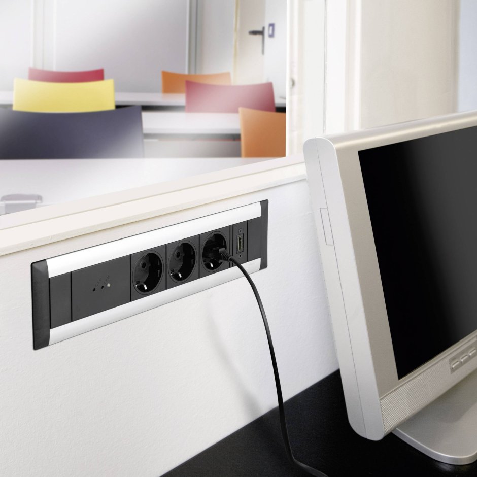 Плоская розеточная вилка, Evoline Plug