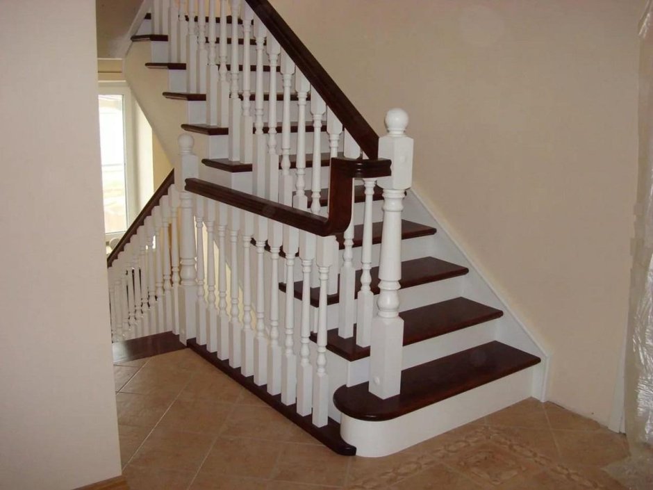 Покрасить лестницу