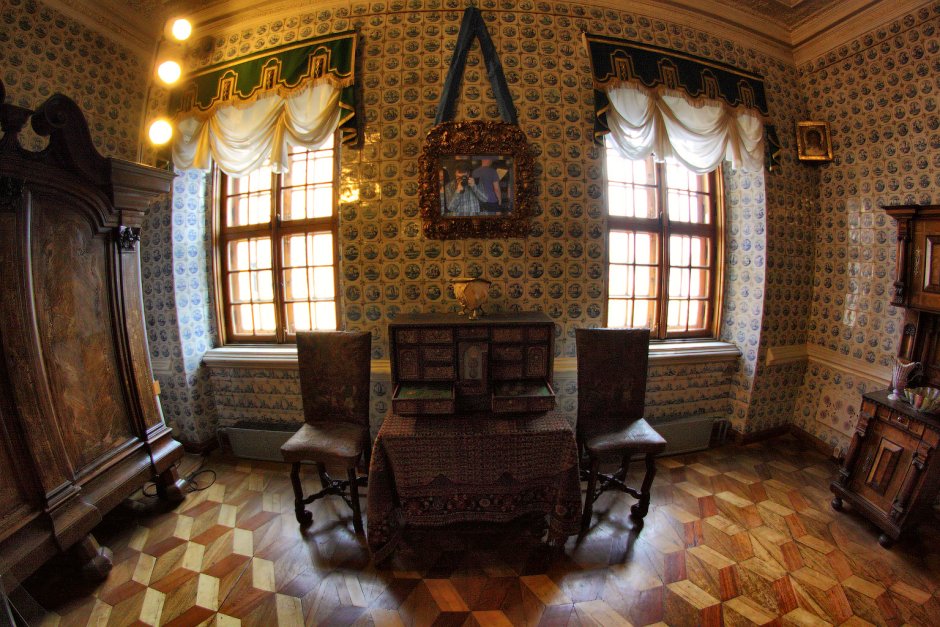 Меншиковский дворец изразцы