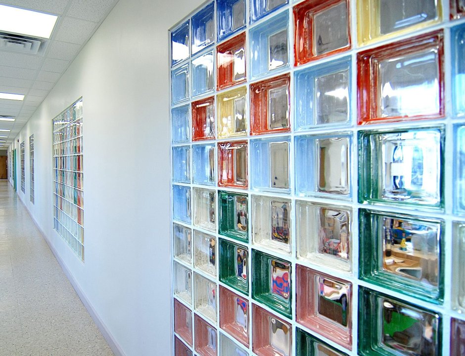 Стеклоблоки в прихожей