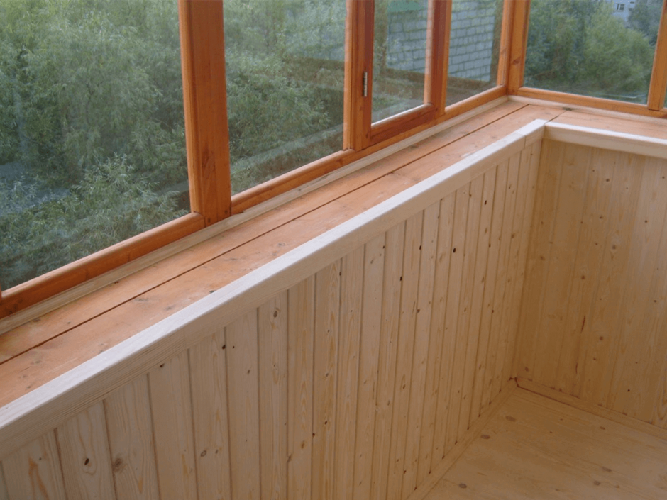 Деревянная обшивка балкона