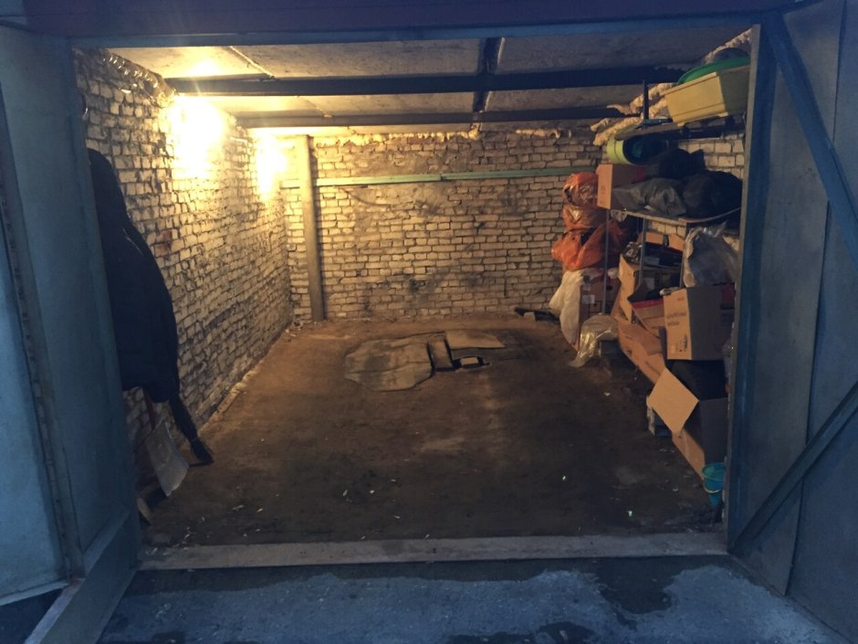 Отремонтированный маленький гараж