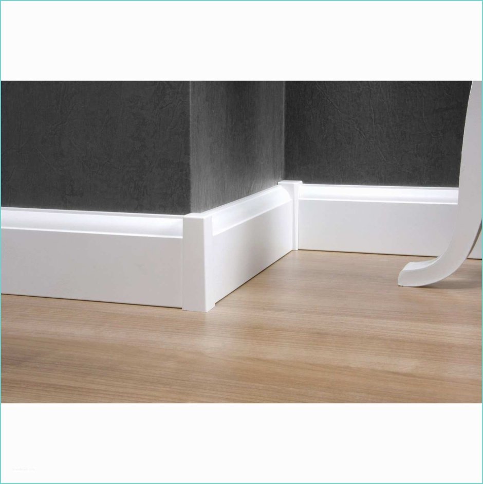 Плинтус Ultrawood Base 5032