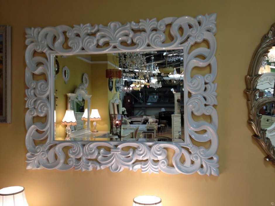 Декор зеркала стеклянной крошкой