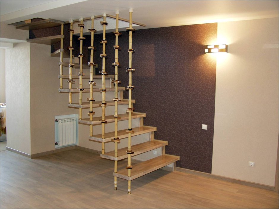 Бамбуковая лестница в интерьере