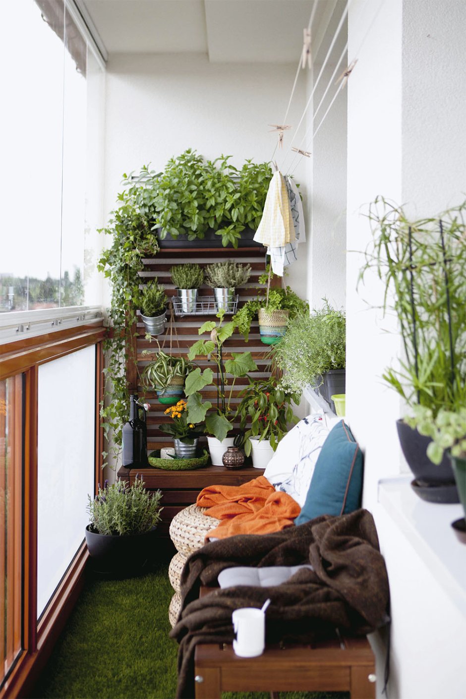 Озеленение маленького балкона