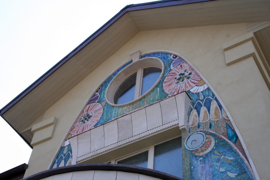 Современная мозаика на фасаде