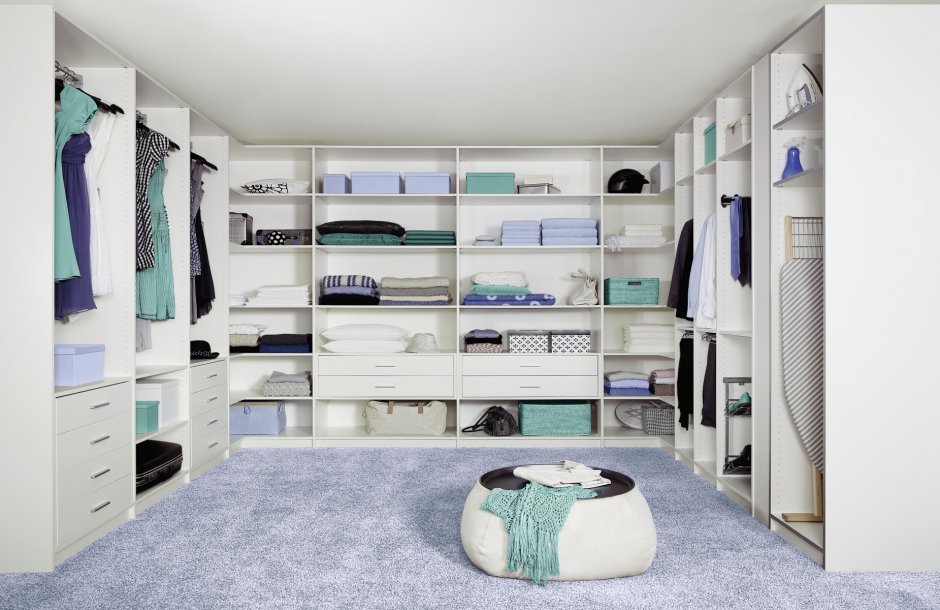 Giellesse Wardrobe
