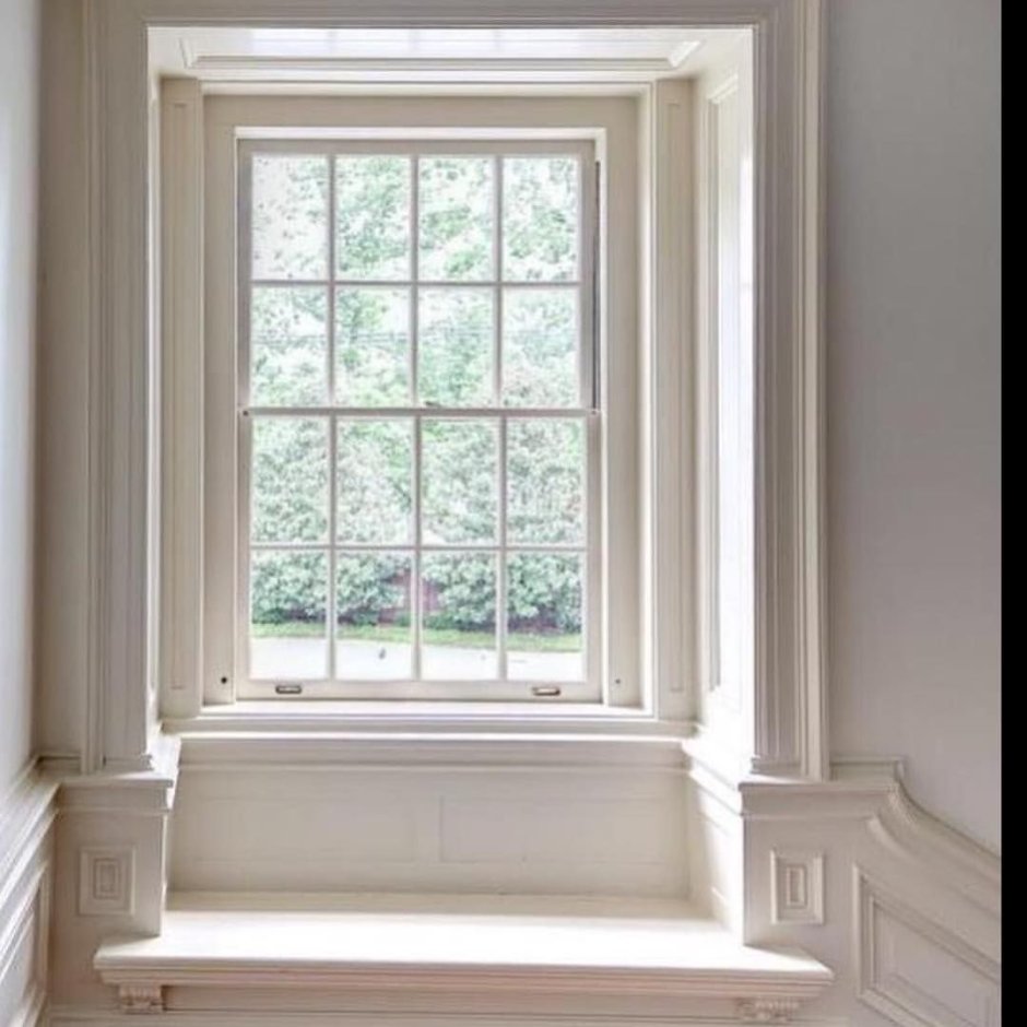 Окно в классическом стиле
