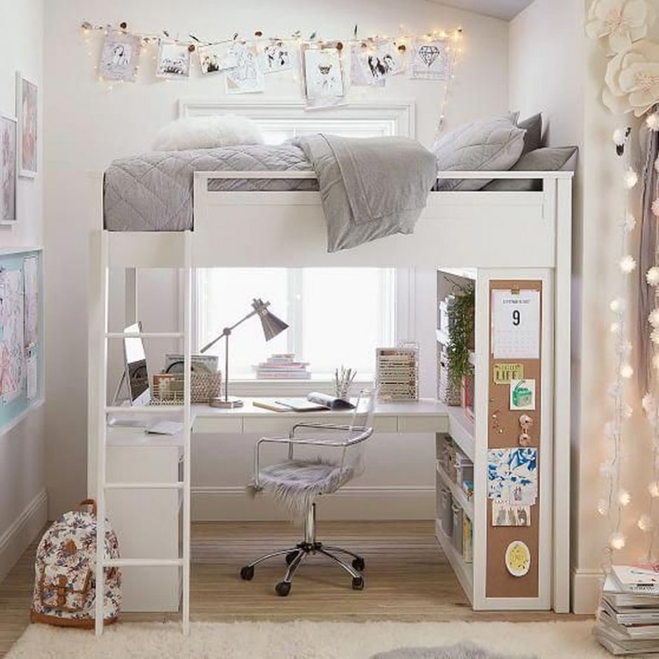 Комната для подростка девочки с кроватью чердаком