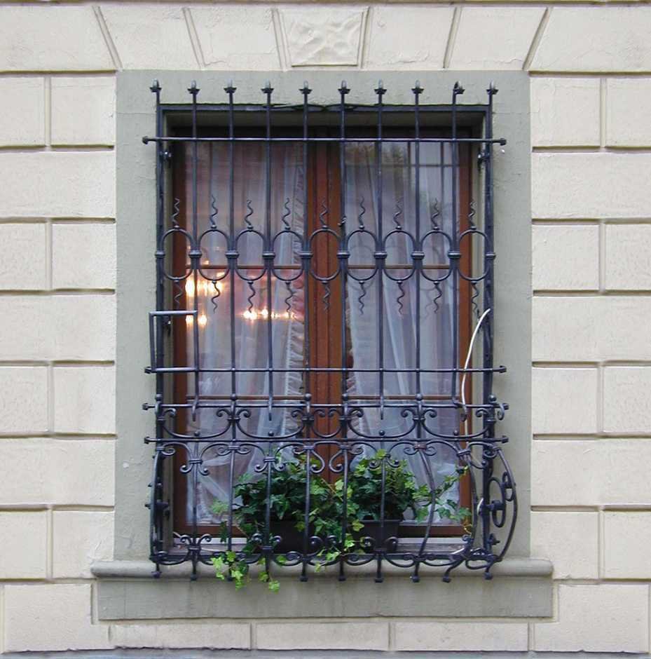 Современные минималистичные решетки на окнах