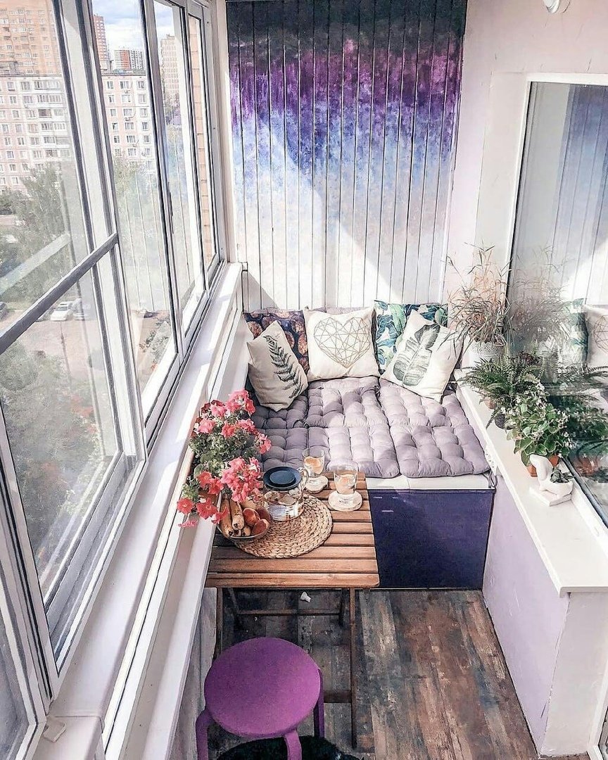 Пудровый балкон интерьер