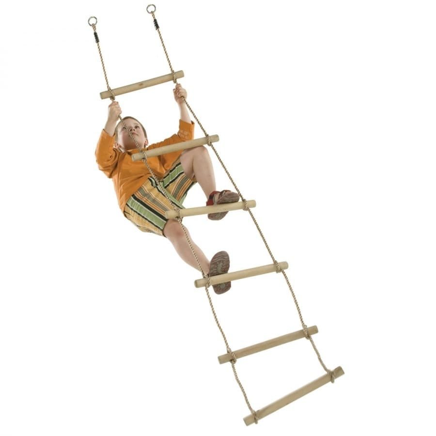 Веревочная лестница на детской площадке