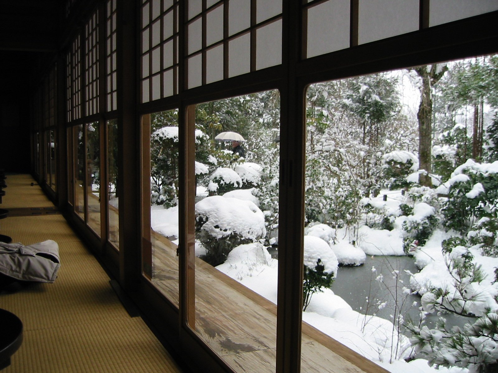 Японский дом зима