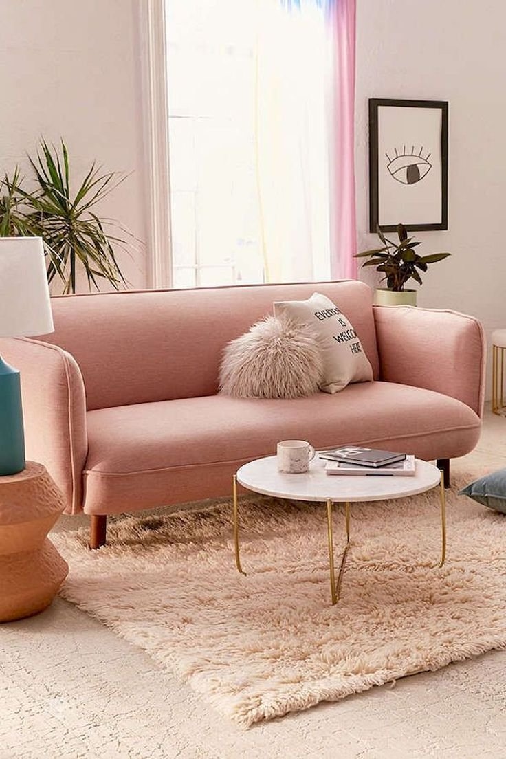 Бежево розовый диван в интерьере