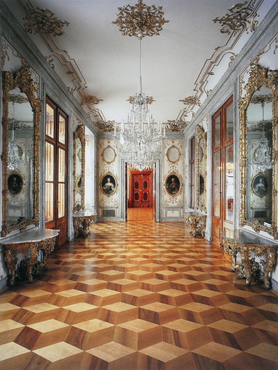 Полы дворца Шенбрунн
