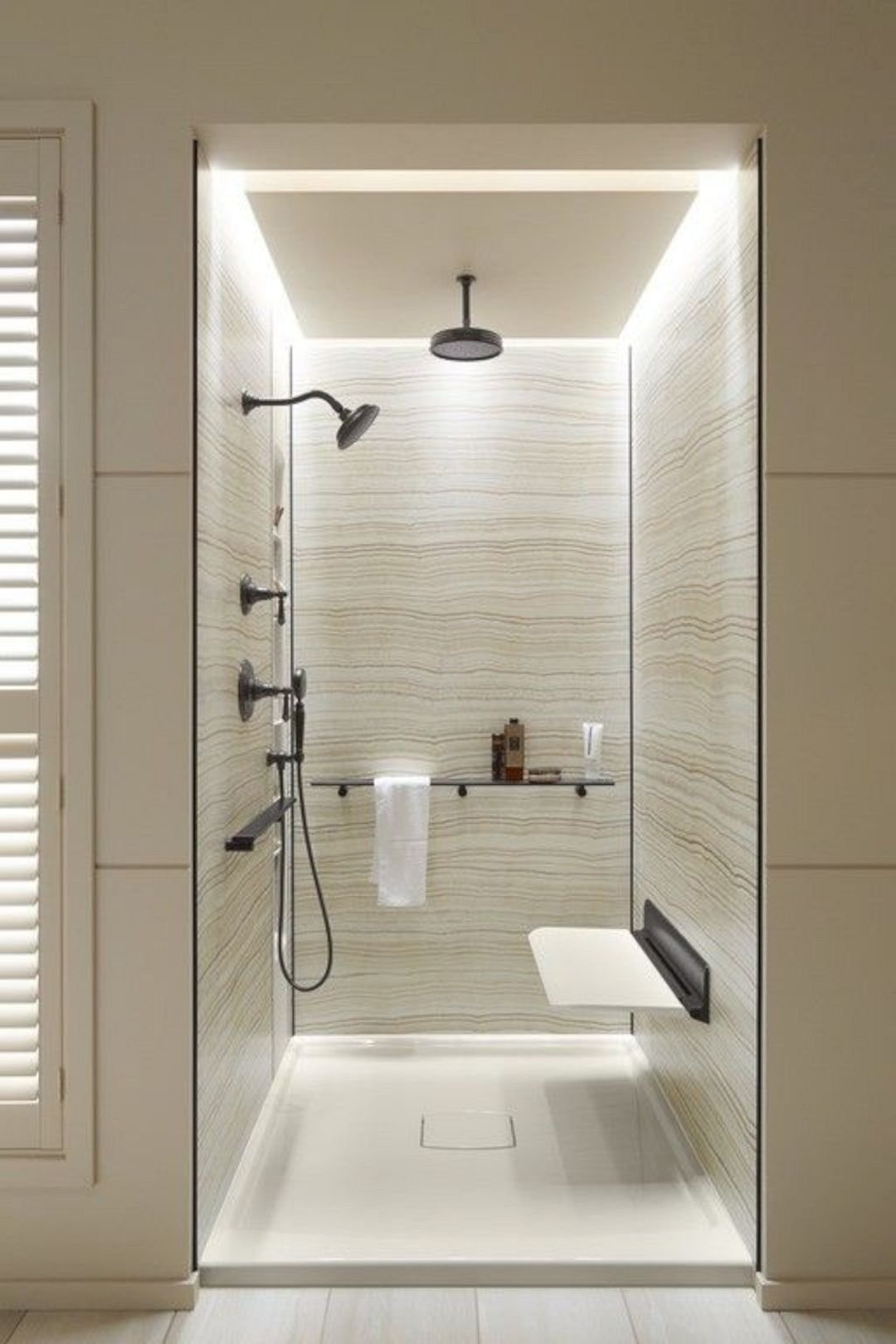 Shower douche. Стильные душевые комнаты. Стильная душевая. Современная ванная с душем. Подсветка в душевой.