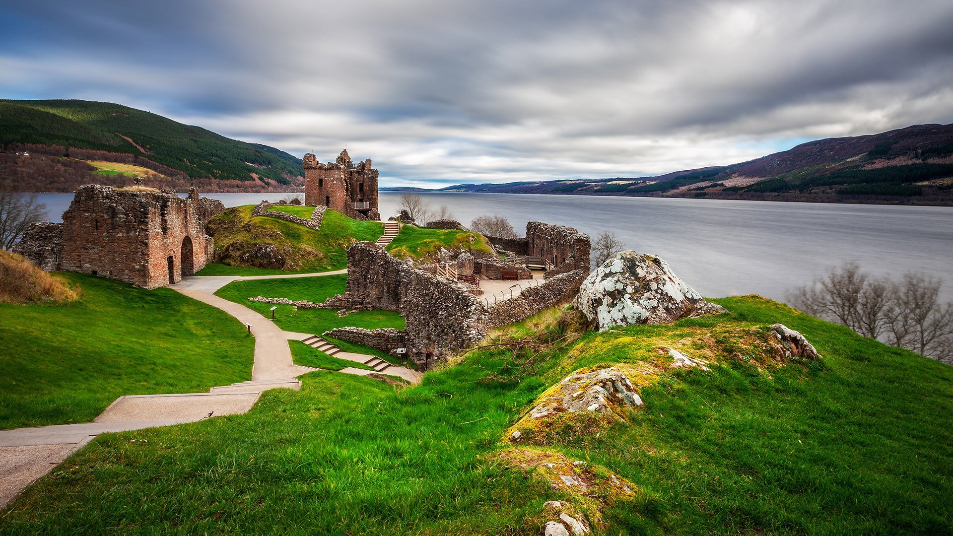 Scotland is beautiful. Замок Уркухарт Шотландия. Замок Аркарт в Шотландии. Замок Данноттар, Шотландия, Великобритания. Кирримьюр Шотландия.