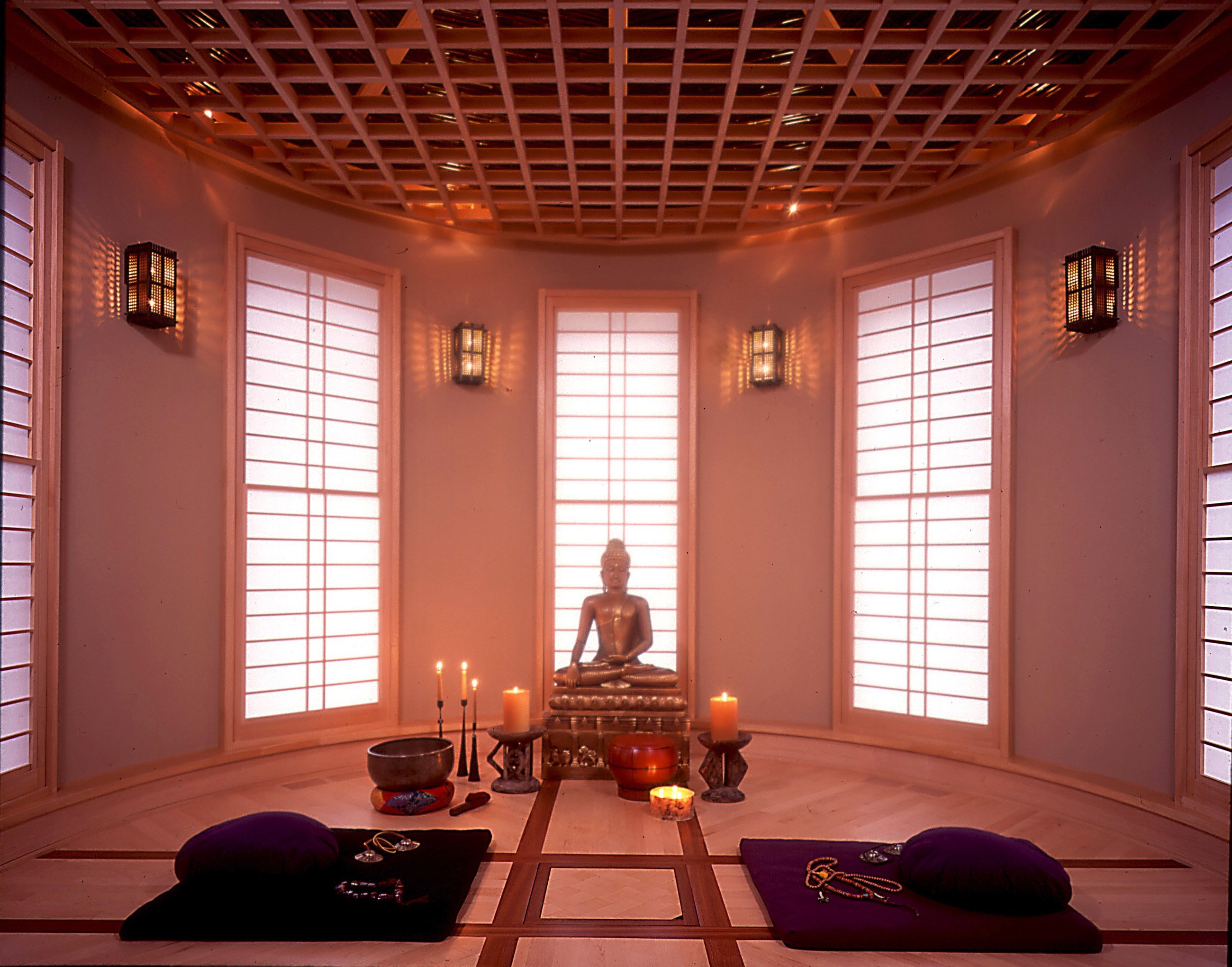 Место для медитации. Комната для медитации. Японский стиль в интерьере. Комната в буддийском стиле. Интерьер комнаты для медитации.