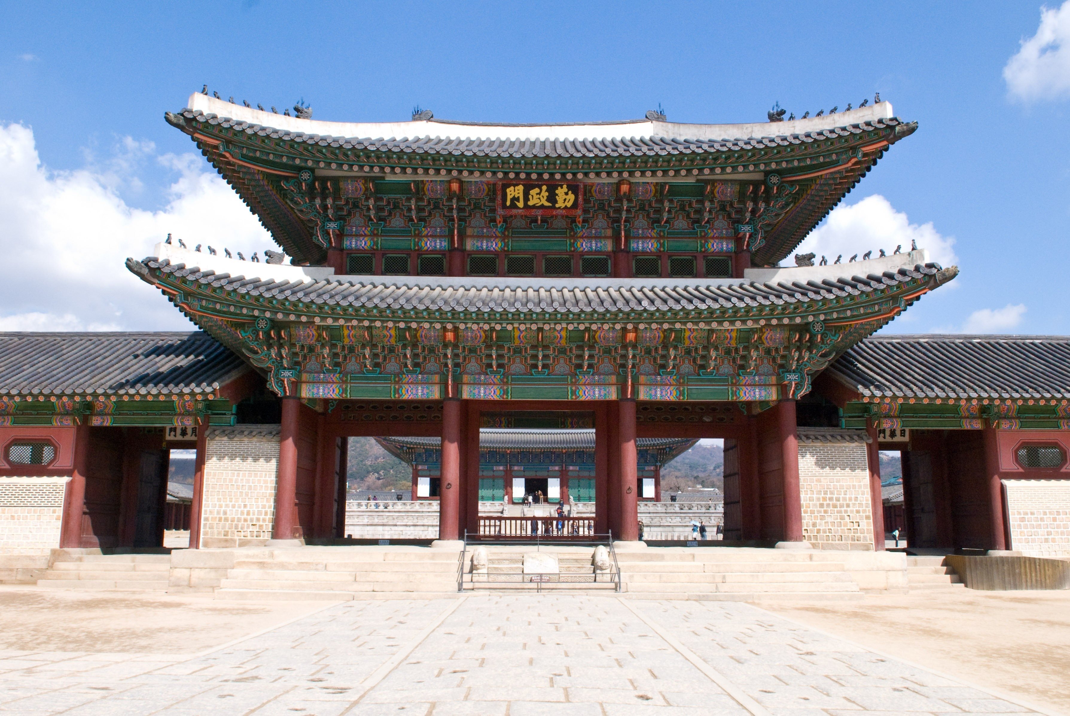 Чосон это. Кенбоккун дворец Южная Корея. Дворец Чосон Корея. Кенбоккун дворец Южная Корея история. Древняя Корея Династия Чосон.