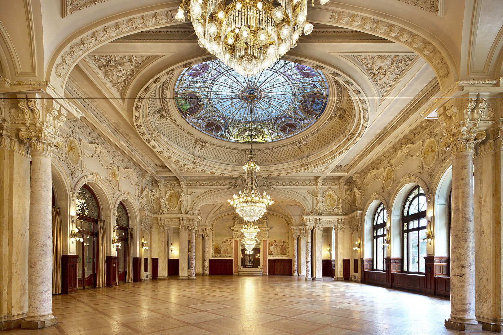 Картинка залы. Beau-Rivage Palace. Швейцария Гранд Палас. Бальный зал во Дворце Хофбург. Зал дворца.