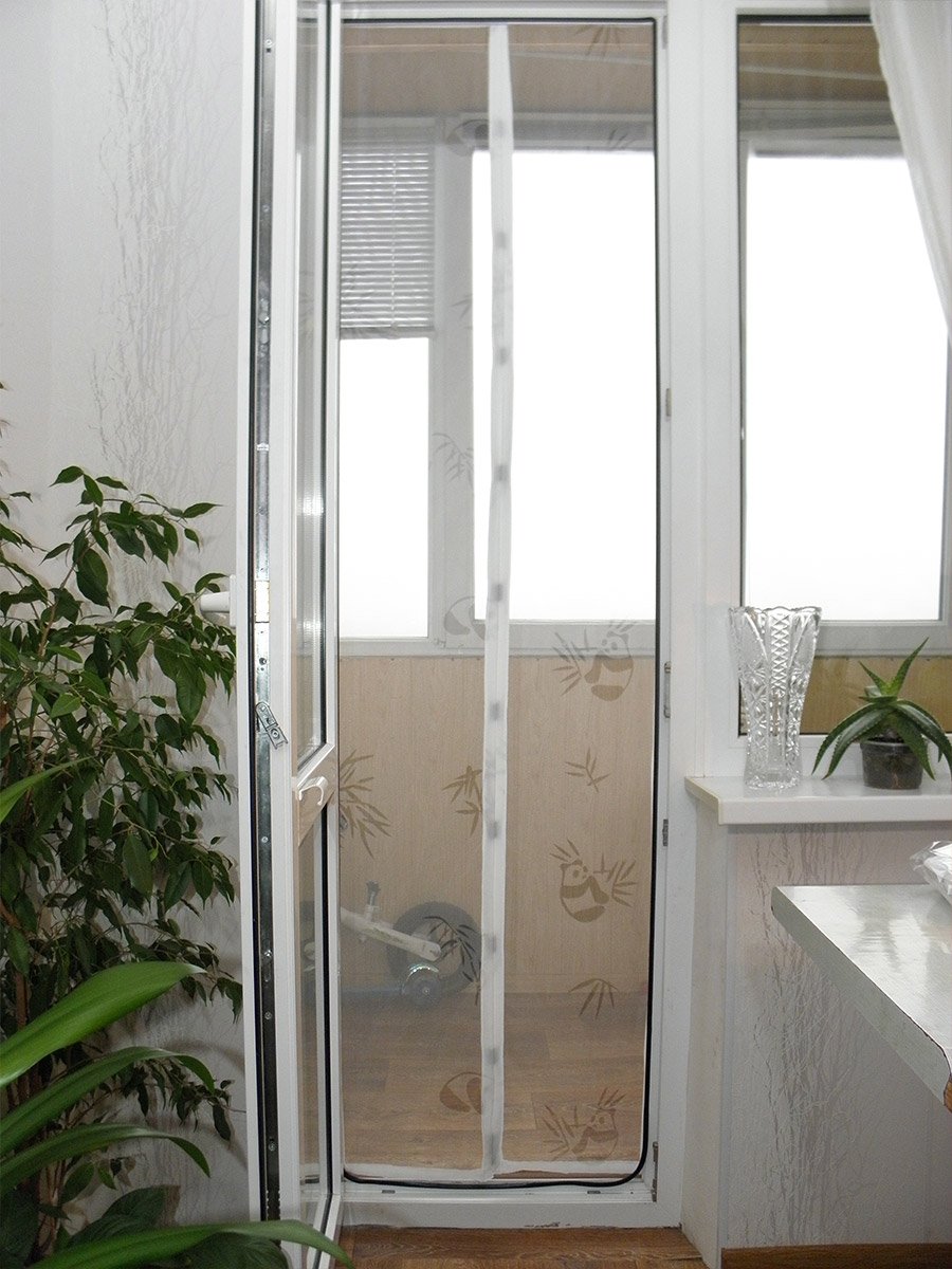 Антимоскитная сетка на балконную дверь 60×210