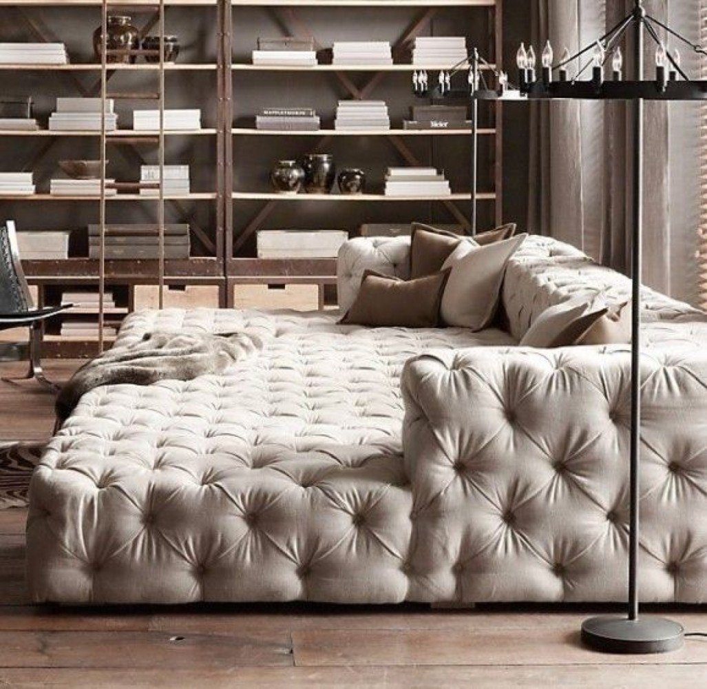 Красивая диван кровать. Кровать Restoration Hardware Soho. Дизайнерская кровать. Шикарный диван. Необычные диваны для гостиной.