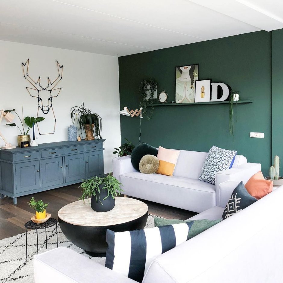 Зеленая гостиная в скандинавском стиле