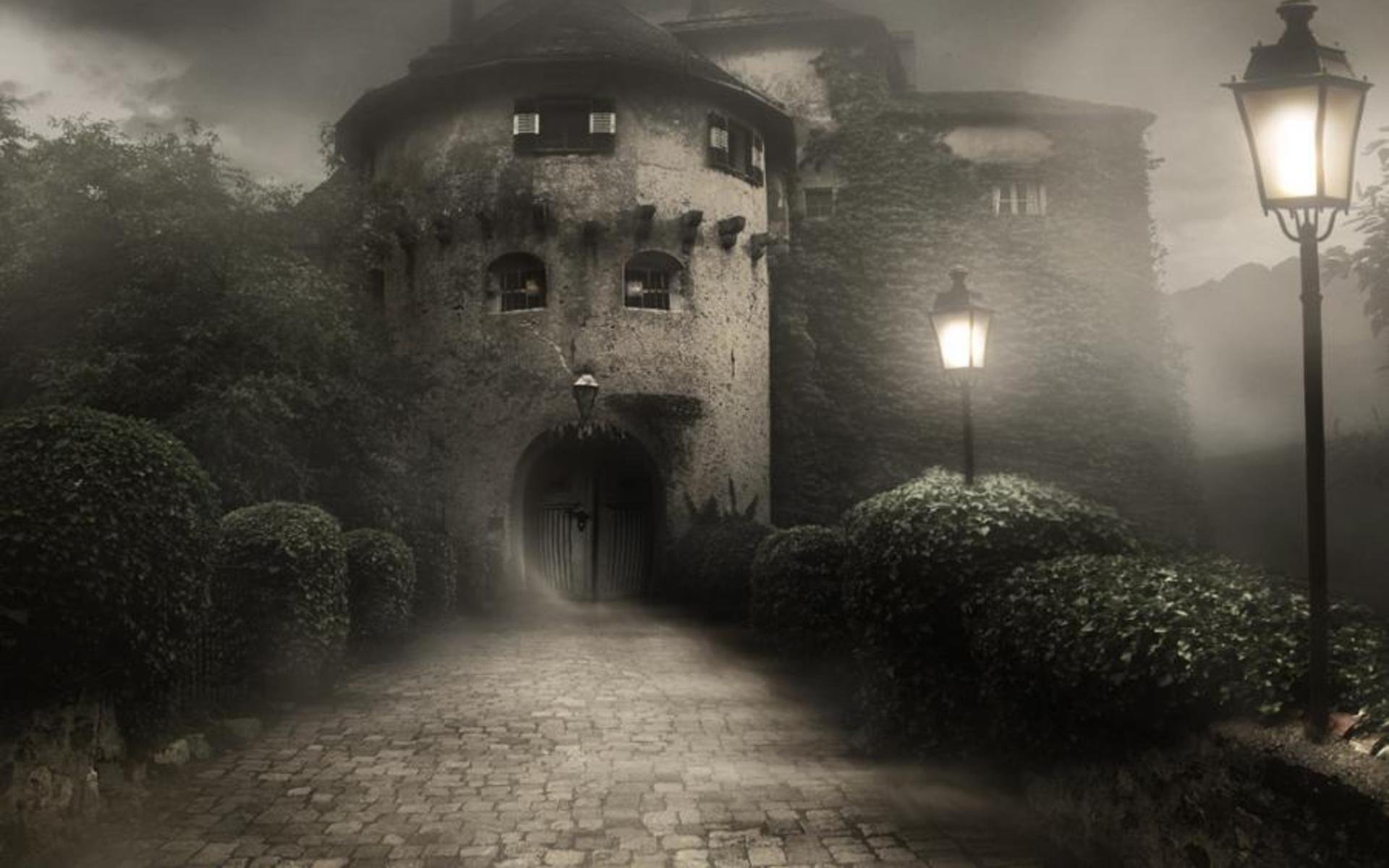 Загадочный замок. Мрачный средневековый замок. Мрачный пейзаж. Мрачное место.