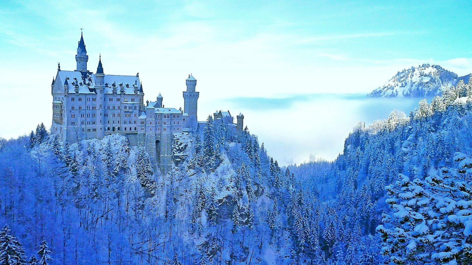 Замок снежной королевы Нойшванштайн