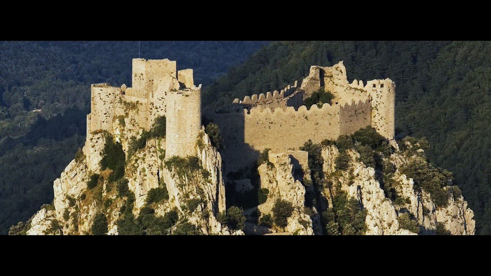 замок монсегюр франция