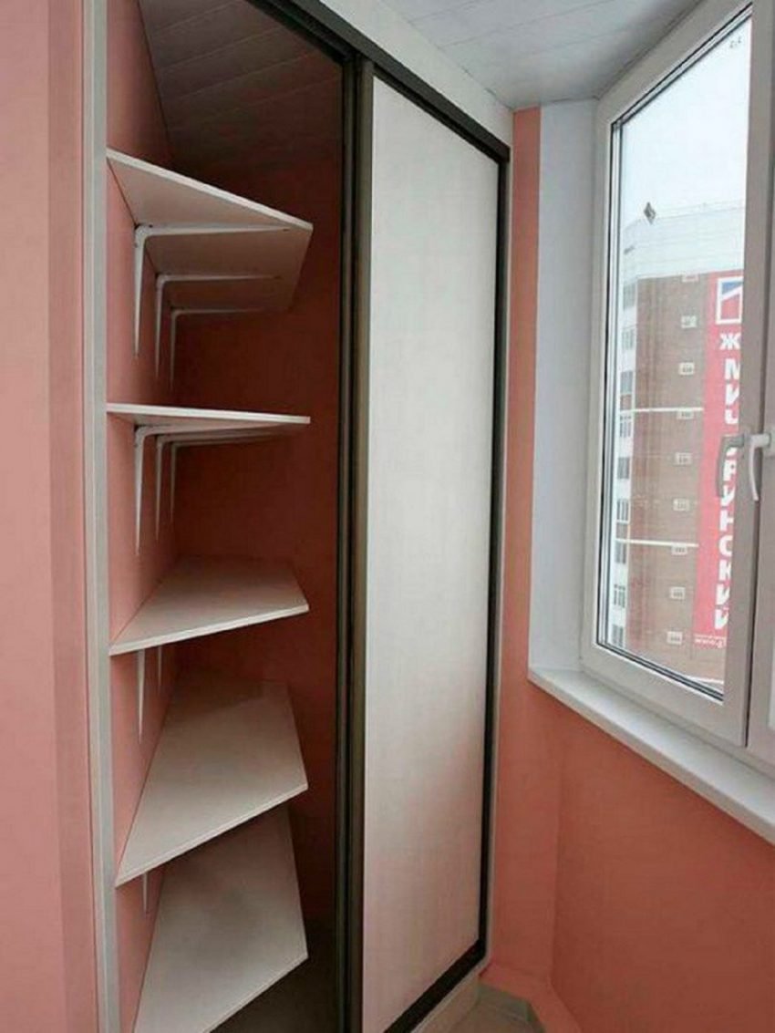 угловой шкаф для балкона