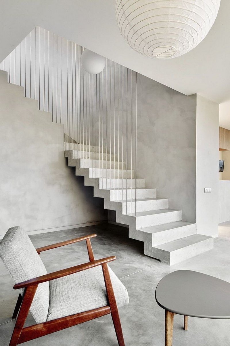Дизайн лестницы в коттедже в современном стиле