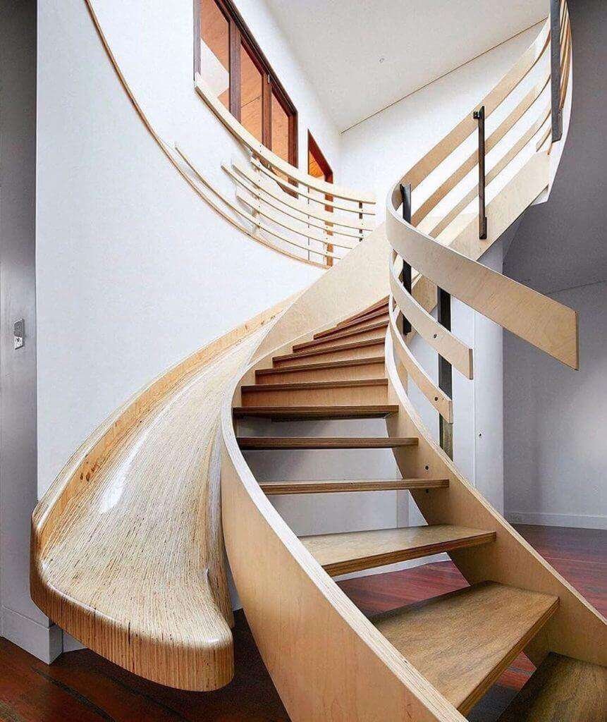 Оригинальные лестницы из дерева