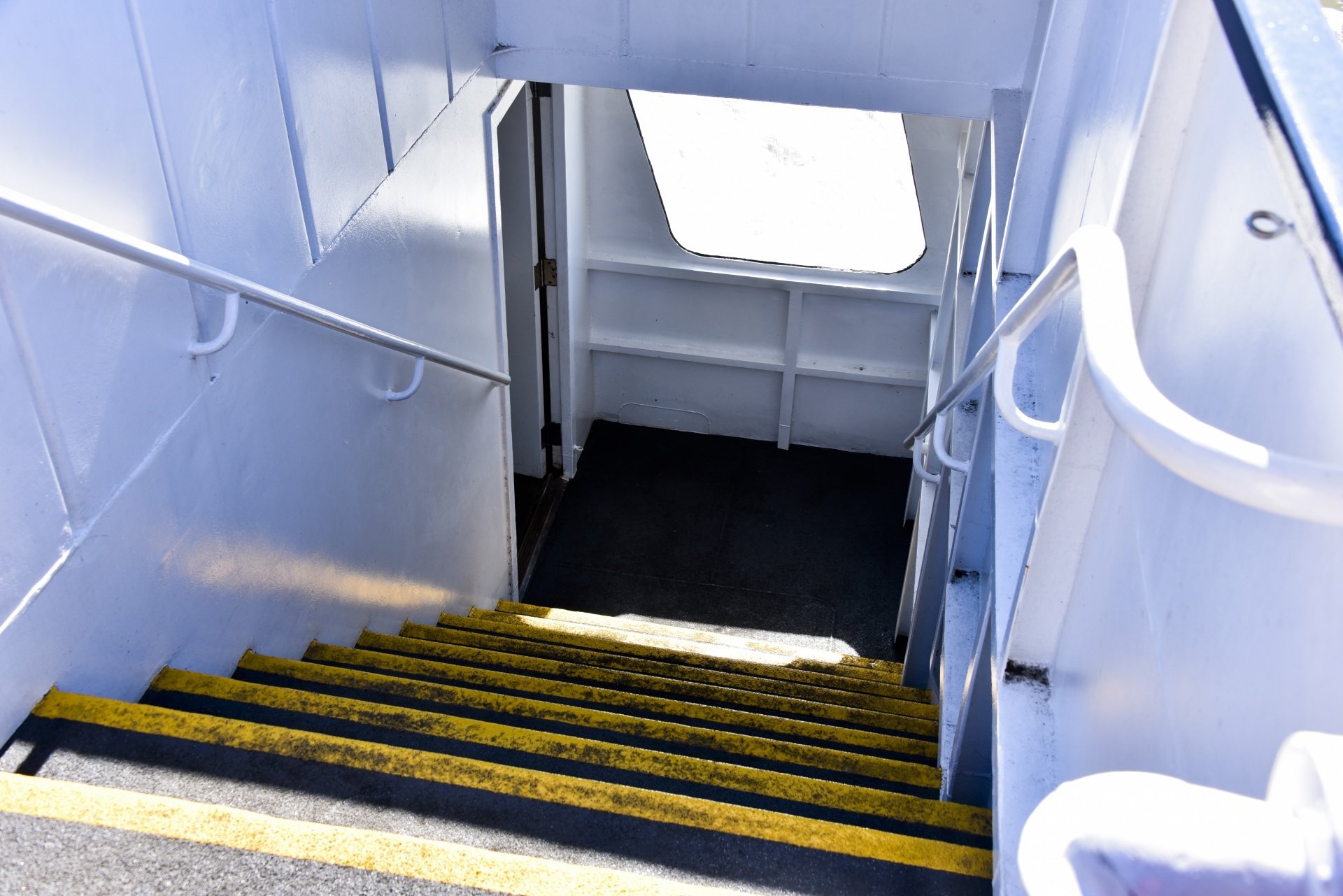 Судовой трап. Переходная трап-лестница ss406-2 Greenline. Трап на корабле. Лестница трап для лодки. Лестница на корабле.