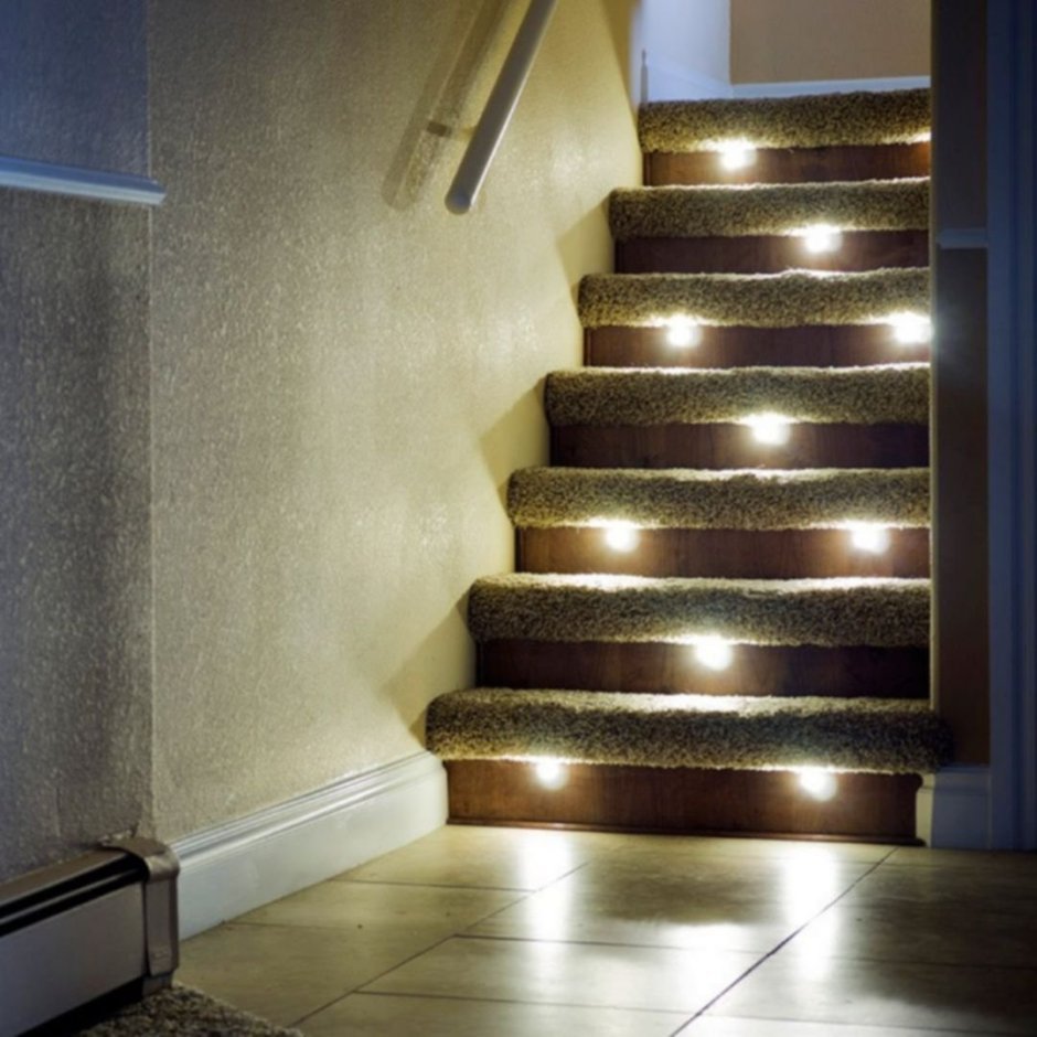 Подсветка лестницы Леруа Мерлен