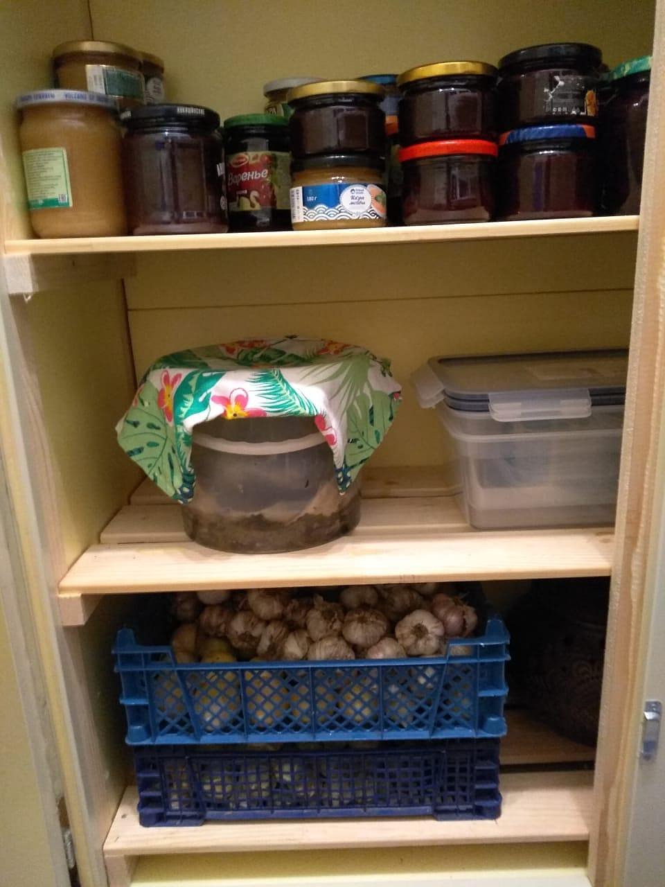 шкаф для хранения овощей на балконе с подогревом