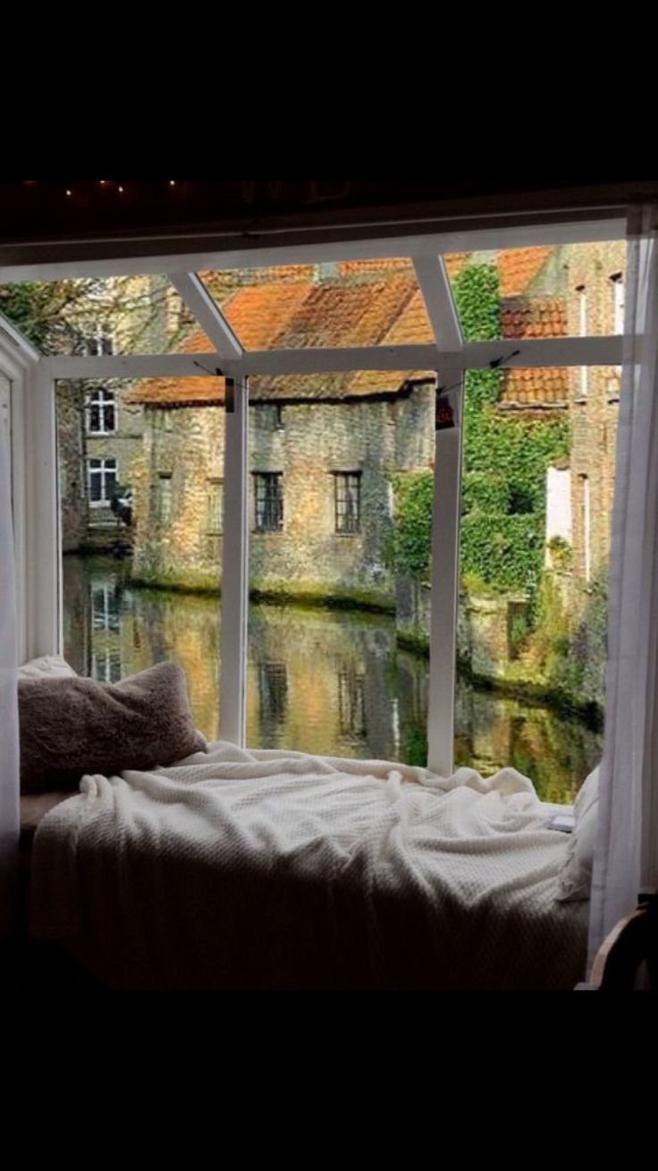 Комната с красивым видом из окна
