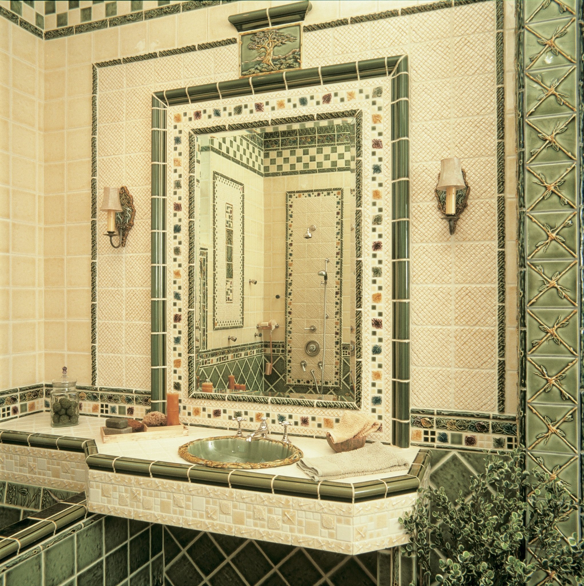 Обрамление плитки. Ванная в египетском стиле. Панно из керамической плитки в ванную. Ванная в Восточном стиле. Восточный стиль в интерьере ванной.