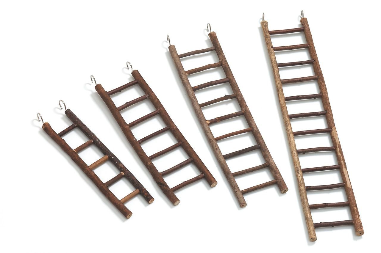 Лестница деревянная с зацепами