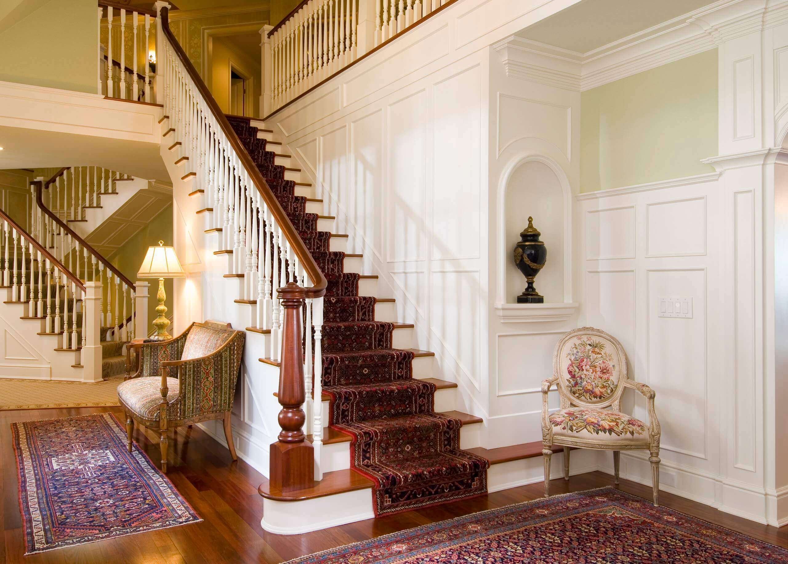 Лестница х. Лестница «дома королевы Виктории»,. Лестница классицизм Рим. Лестница в классическом стиле. Лестница в интерьере.
