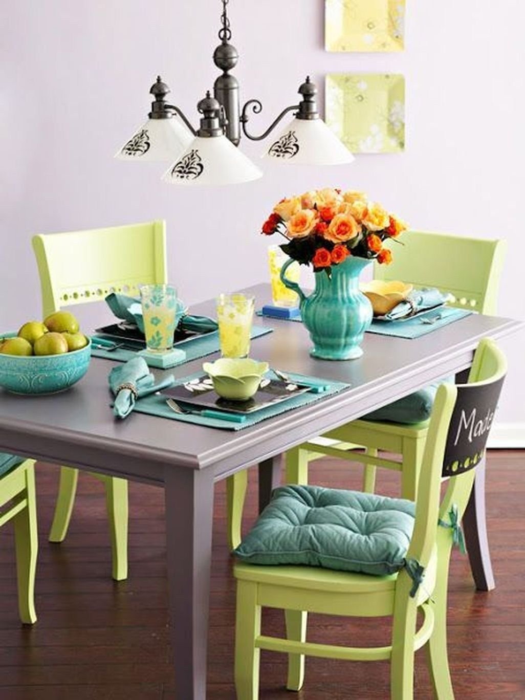 Цветные столы. Красивый декор кухни. Стол на кухню. Декор обеденного стола. Украшение кухонного стола.