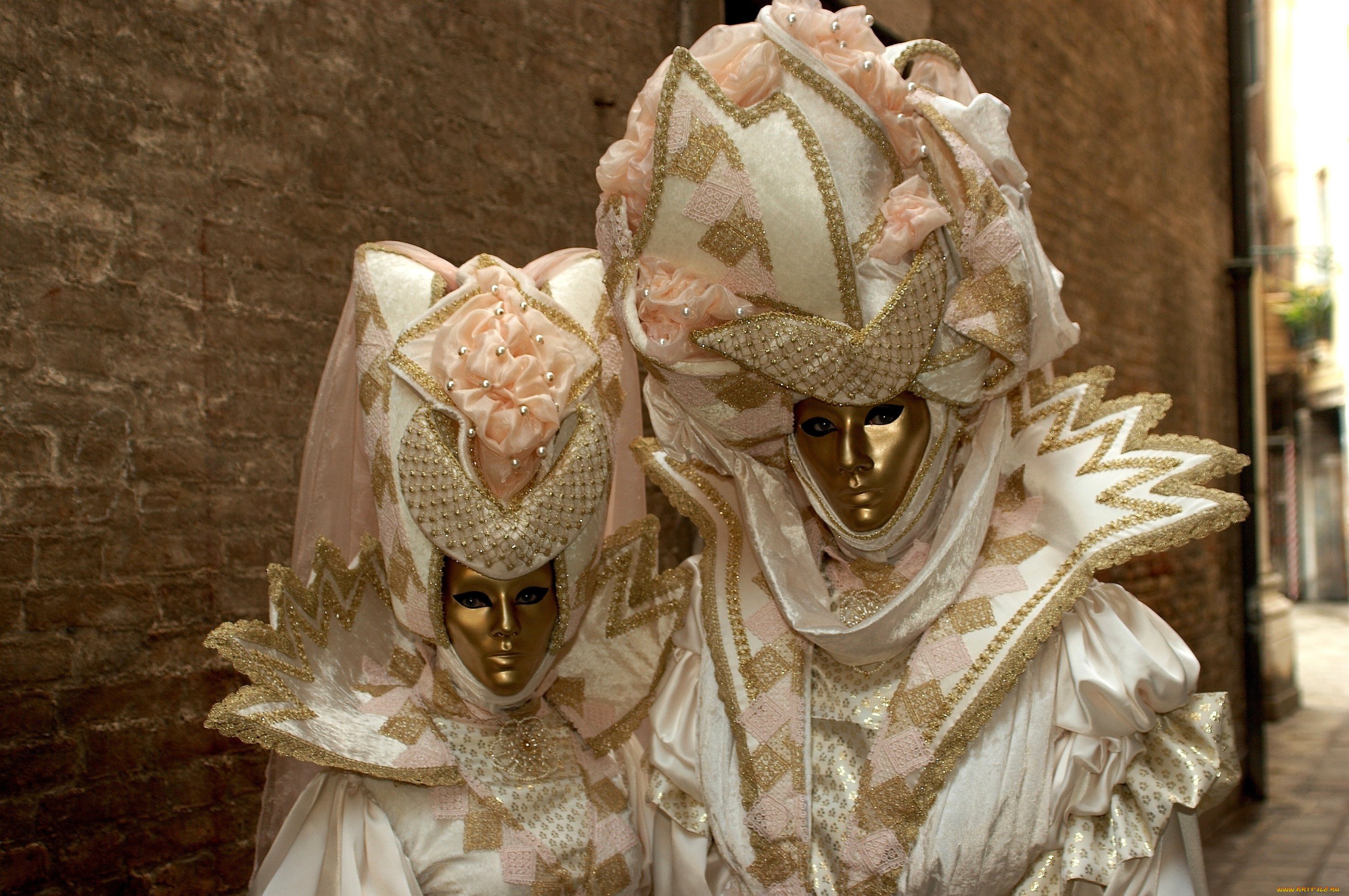 Венецианский карнавал белый костюм