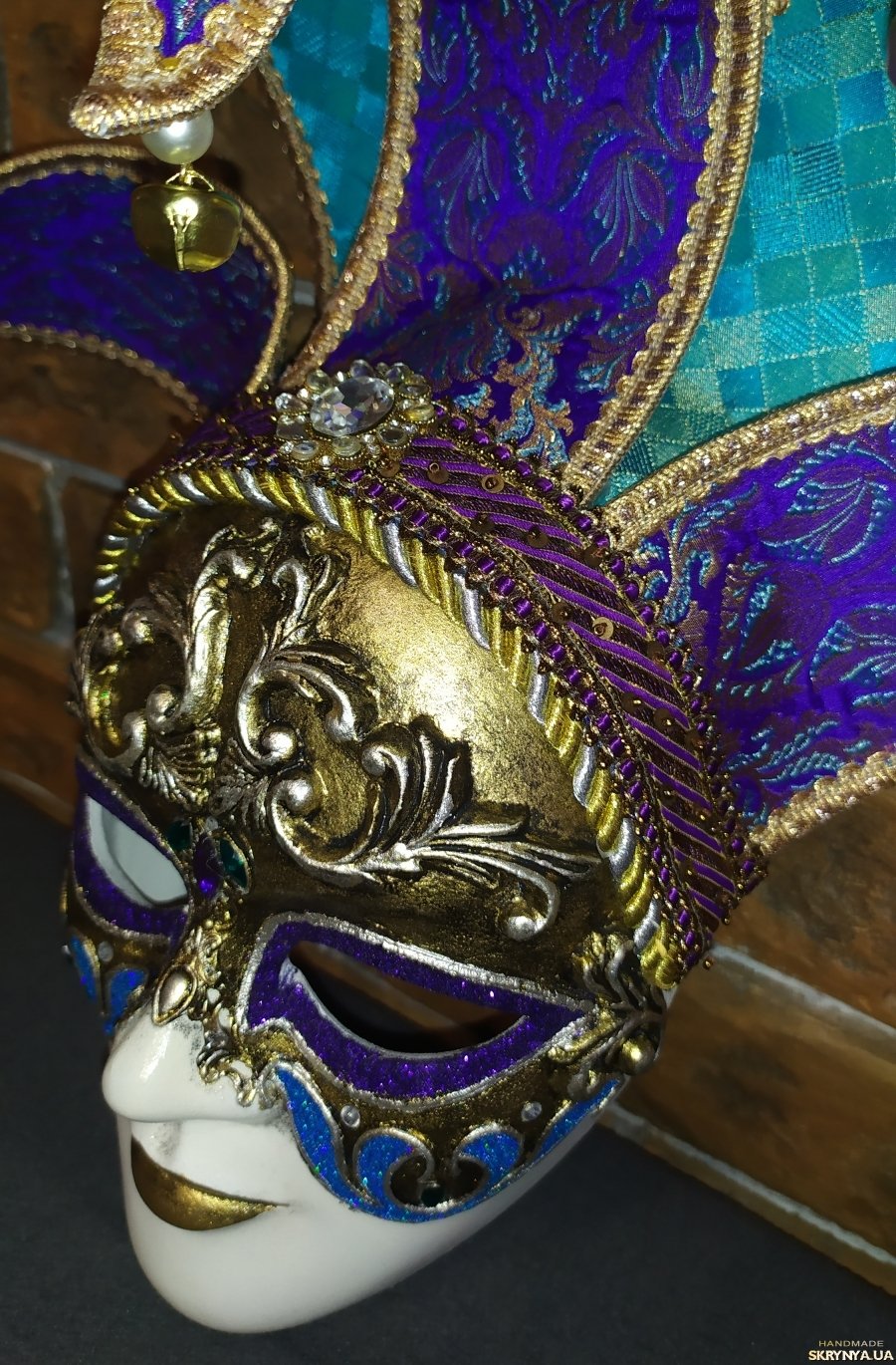 Венецианские маски в интерьере