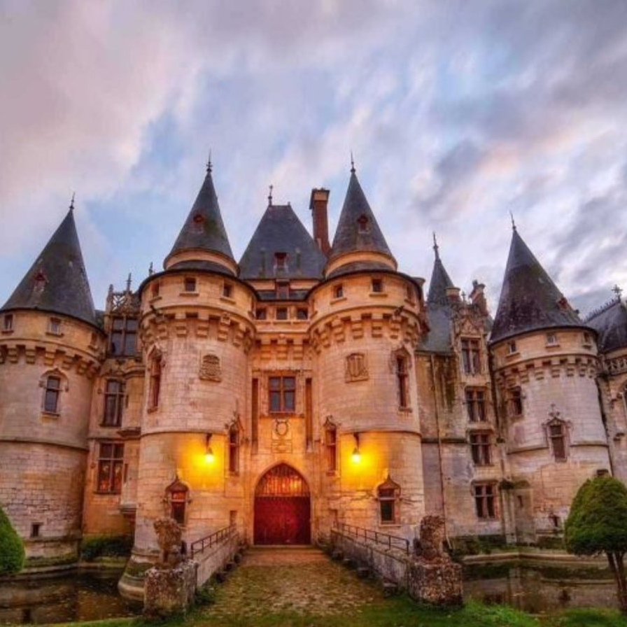 Графский замок Франция