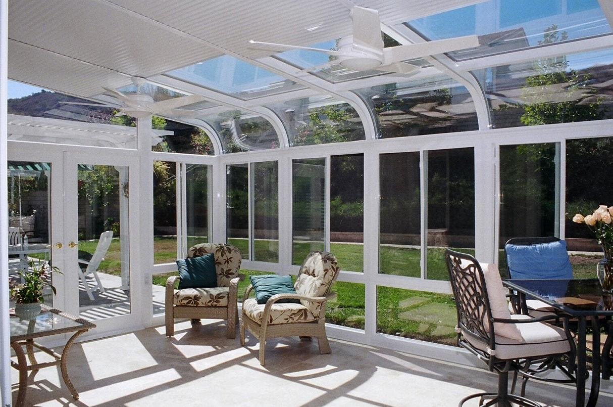 Отопительное стекло. Стеклянная крыша для зимнего сада. Стеклянная веранда. Веранда с прозрачной крышей. Застекленная терраса.