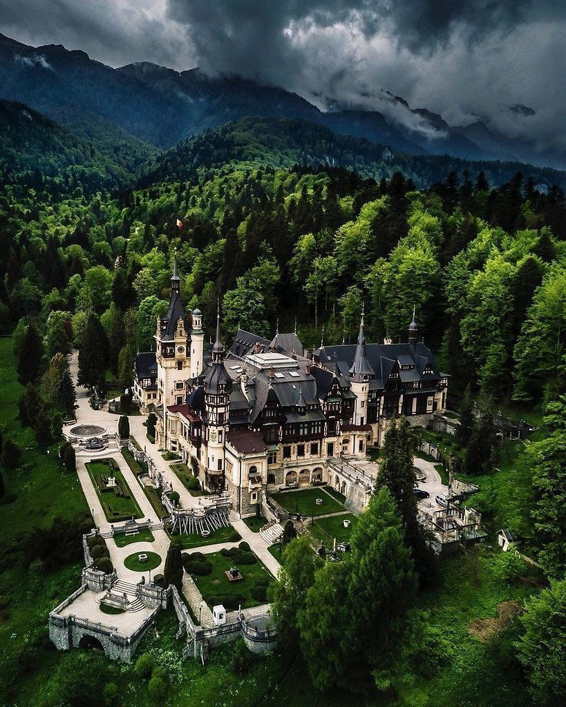 Замок графа Дракулы в Румынии 3д пазл