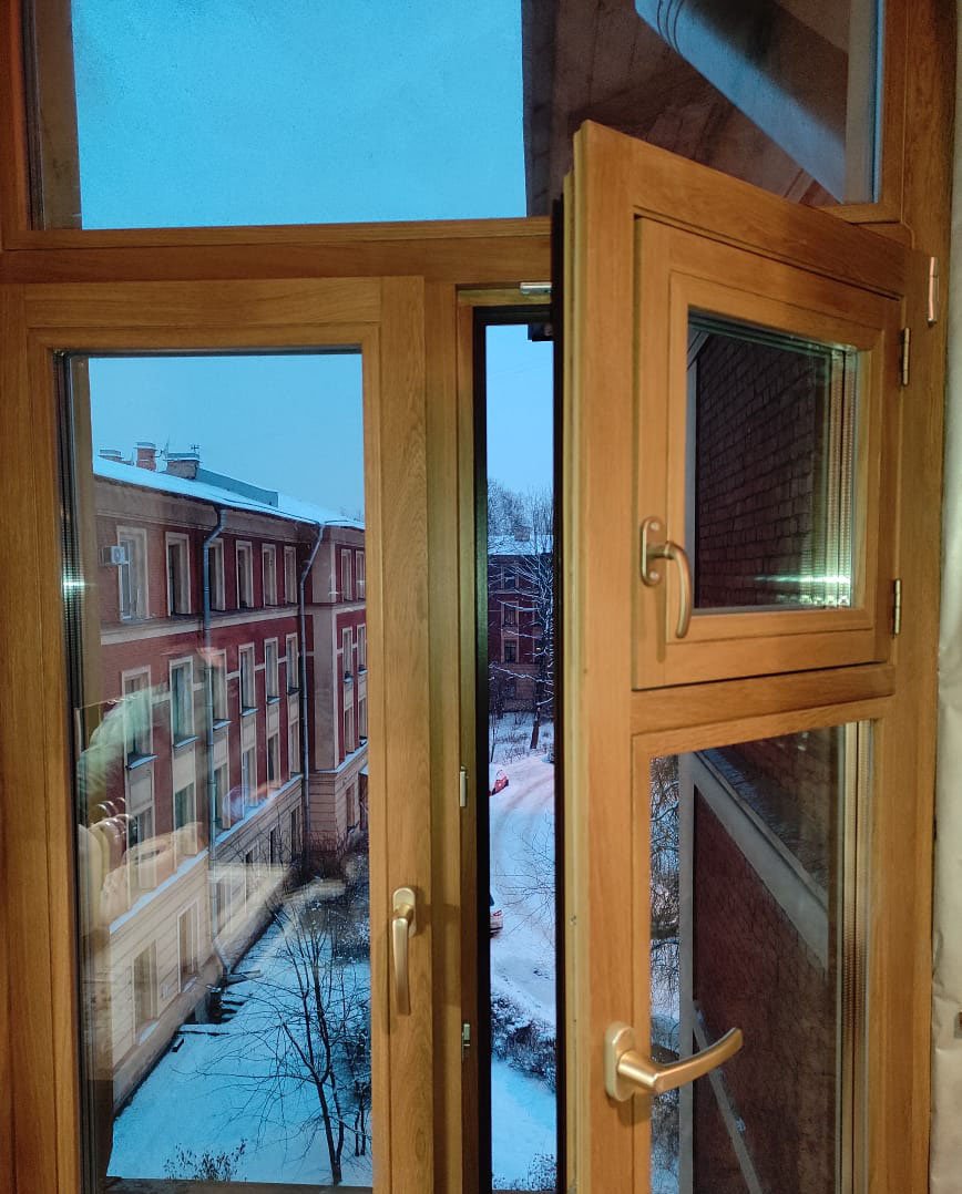 Окно с форточкой деревянное